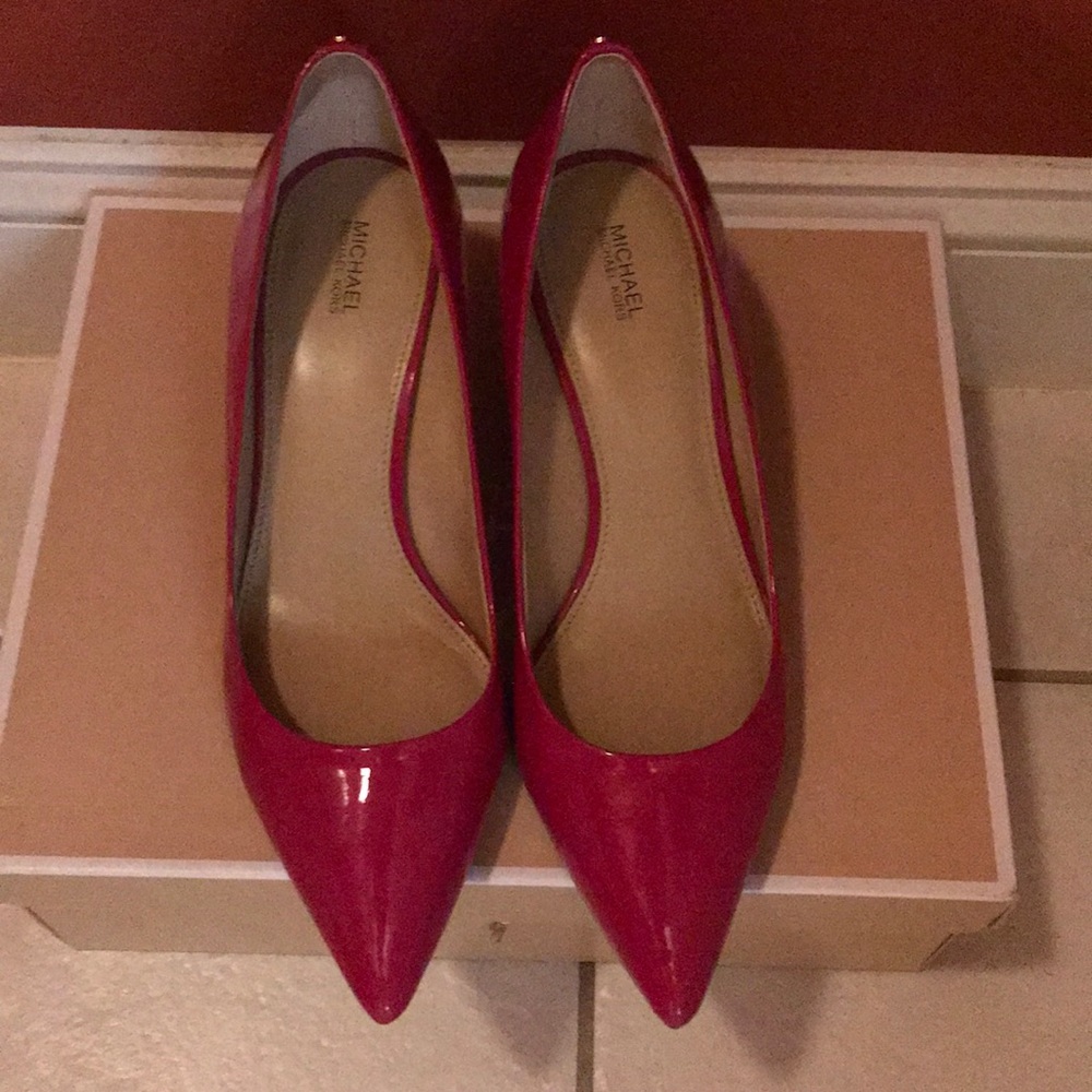 Michael Kors kitten heel hot pink pump